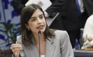 Tabata Amaral