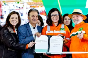 Lula anuncia mais R$ 5 bilhões em investimentos para retomar obra parada há 12 anos no MS