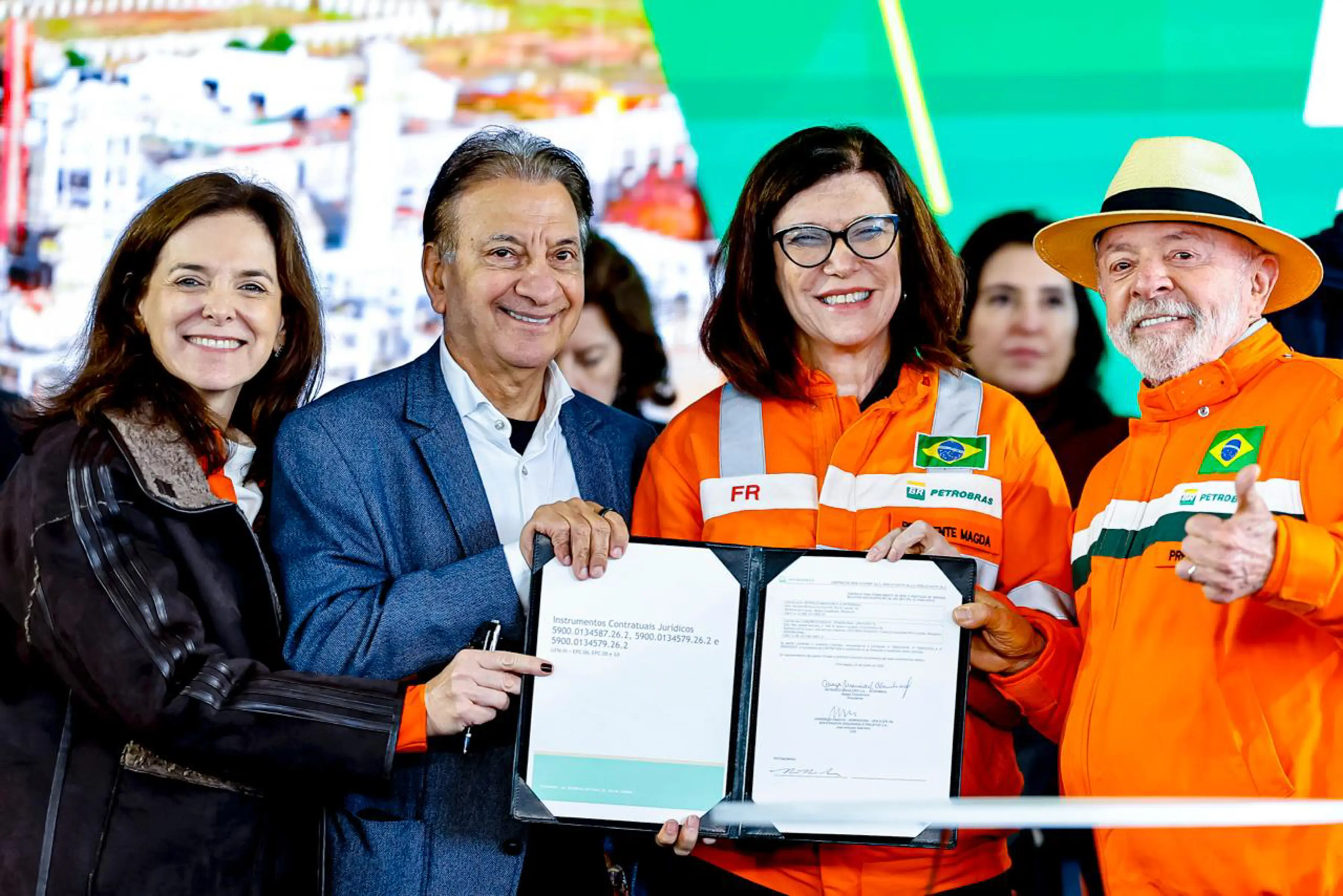 Lula anuncia mais R$ 5 bilhões em investimentos para retomar obra parada há 12 anos no MS