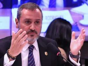 O diretor-geral da Polícia Federal, Andrei Rodrigues, durante audiência na Câmara dos Deputados | Foto: Lula Marques/Agência Brasil