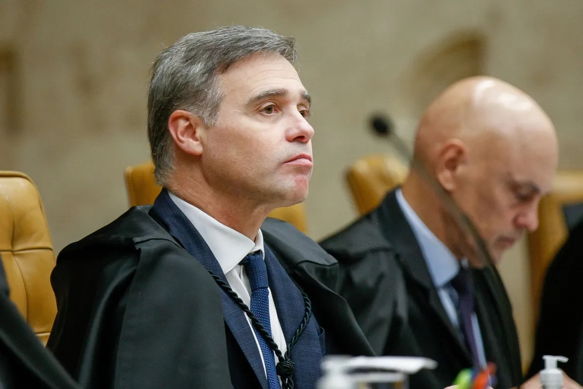 Mendonça cobra Papuda por denúncia de ‘Careca do INSS’