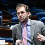 Senador Plínio Valério (PSDB-AM) líder Senado