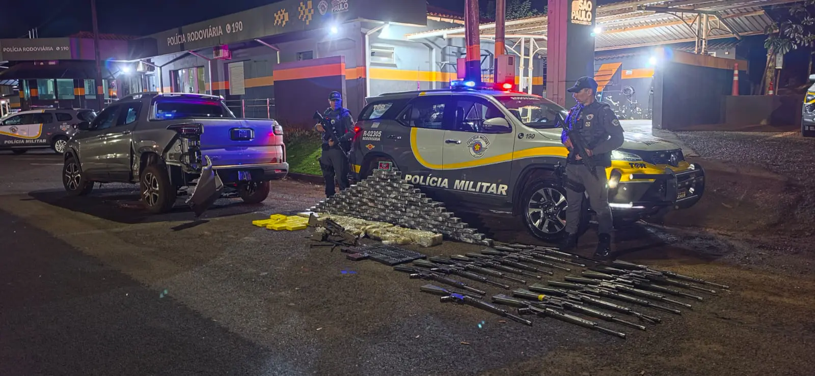 policia-apreende-18-fuzis-rio-de-janeiro