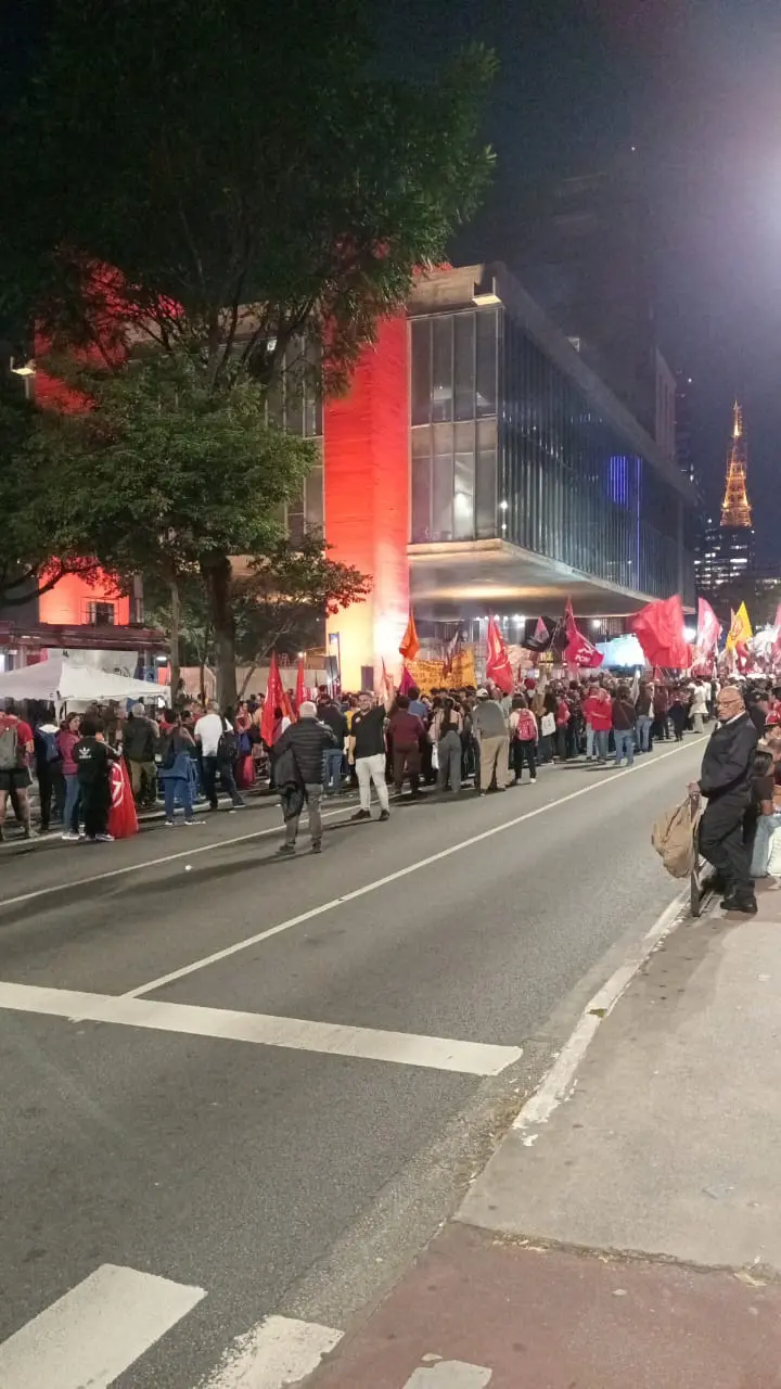 protesto da esquerda - avenida paulista - manifestação - 6x1