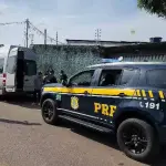 Polícia Rodoviária Federal durante resgate de venezuelanos no Acre | Foto: Divulgação/PRF