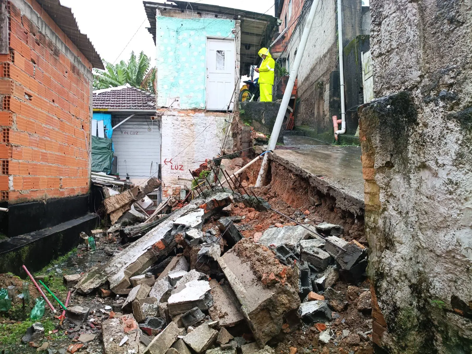 Temporais causam desabamentos em Santos (SP) | Foto: Defesa Civil do Estado de São Paulo/Divulgação