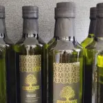 Garrafas com azeite da marca San Olivetto: suspensão por irregularidades | Foto: Divulgação/Anvisa