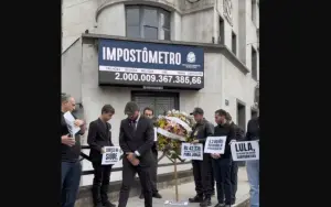 Ato contra Lula no impostômetro em São Paulo | Foto: Reprodução/Redes Sociais