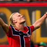 Atacante da seleção de futebol da Noruega, Erling Braut Haaland foi o autor dos gols que eliminaram a seleção brasileira da Copa da Mundo | Foto: Reprodução/Redes sociais