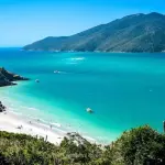 Brasil emplaca duas praias entre as 50 melhores do mundo em 2026