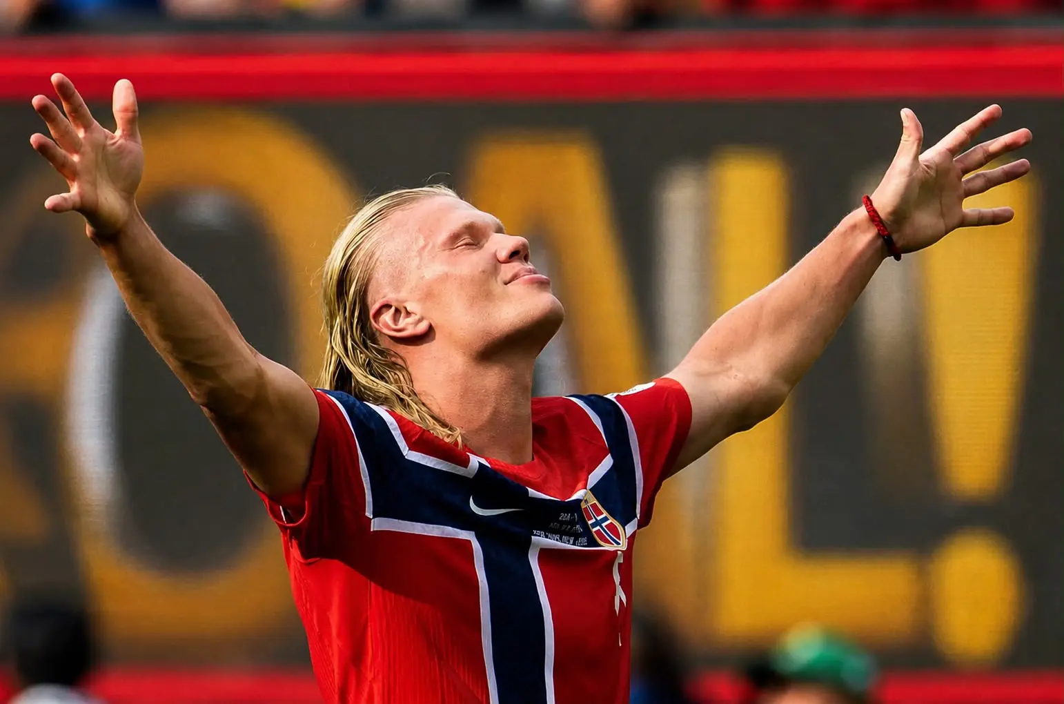 Atacante da seleção de futebol da Noruega, Erling Braut Haaland foi o autor dos gols que eliminaram a seleção brasileira da Copa da Mundo | Foto: Reprodução/Redes sociais