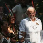 Lula e indígenas Yanomami | Foto: Michael Dantas/AFP