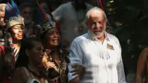 Lula e indígenas ianomâmi | Foto: Michael Dantas/AFP
