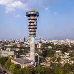 Vista aérea de Curitiba com 5 milhões de árvores, referência em qualidade de vida