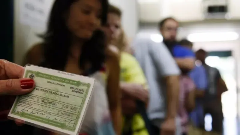 Mulheres seguem maioria do eleitorado brasileiro em 2026