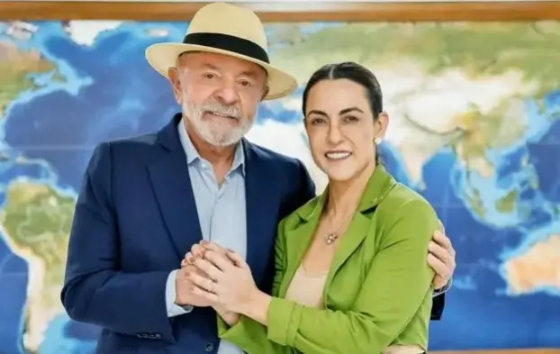 Ex-aliada de Bolsonaro sela aliança eleitoral com Lula