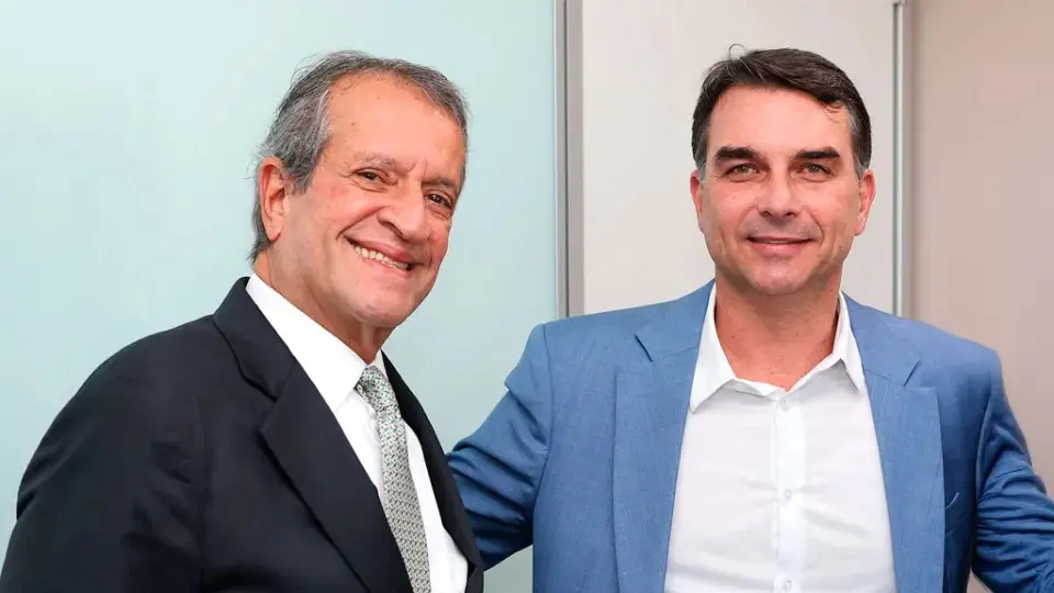 Valdemar Costa Neto, presidente do PL, e Flávio Bolsonaro | Foto: Beto Barata/PL