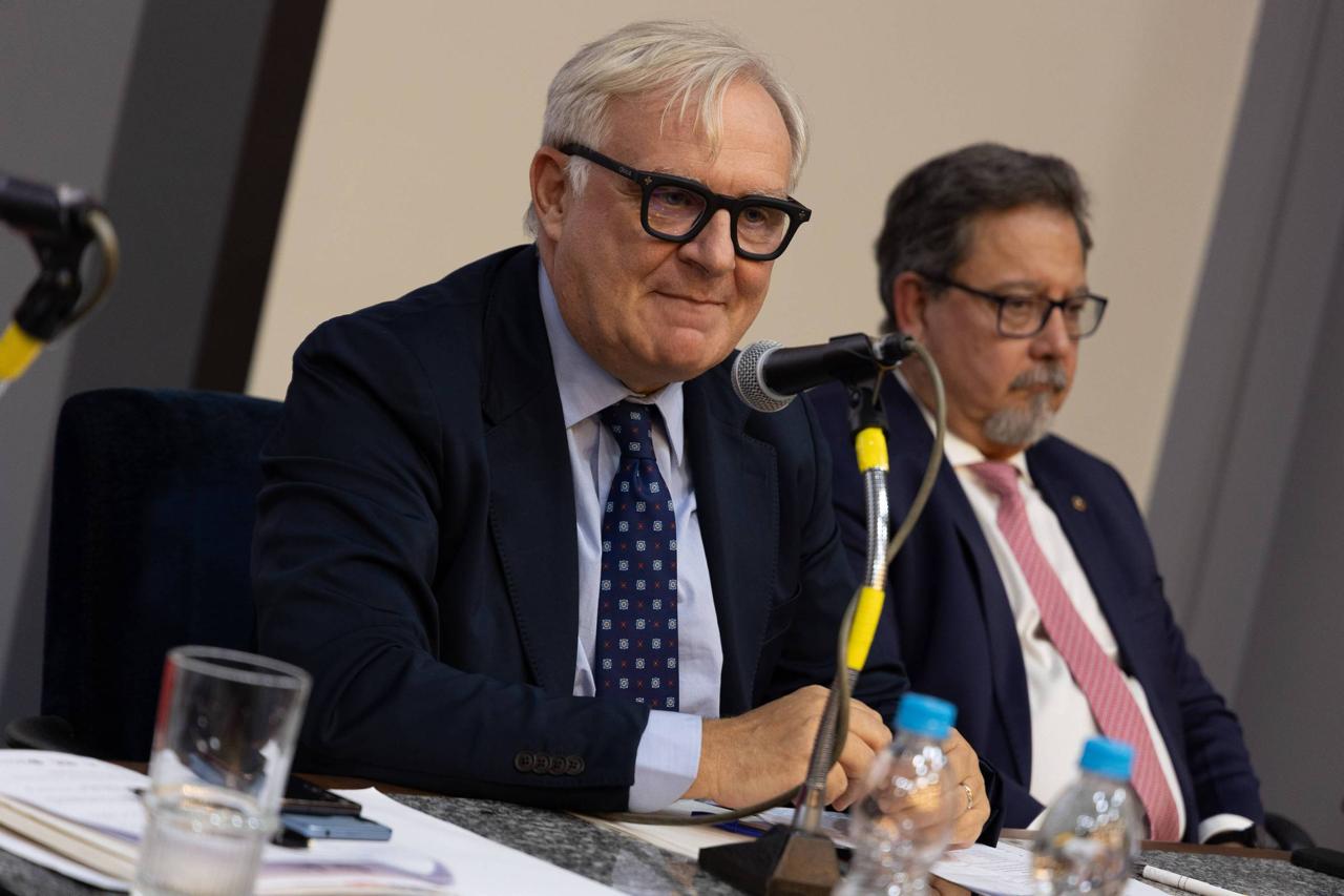 PCC se torna referência para grupos criminosos internacionais, aponta especialista italiano