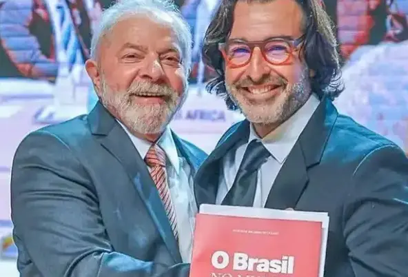 O presidente Luiz Inácio Lula da Silva (PT), ao lado do fotógrafo Ricardo Stuckert | Foto: Divulgação/Presidência da República