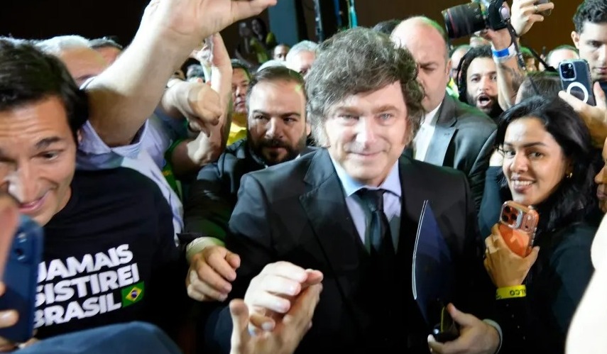 PT pede investigação sobre uso de IA em evento do PL que lançou Flávio Bolsonaro