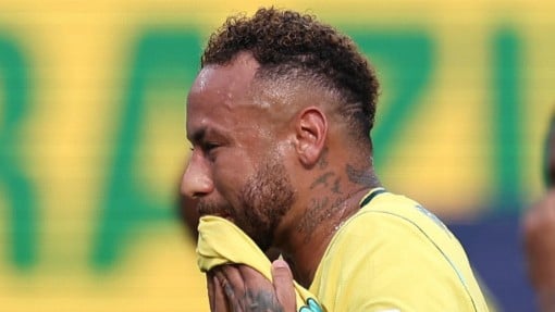 Neymar indica aposentadoria da Seleção Brasileira após eliminação na Copa