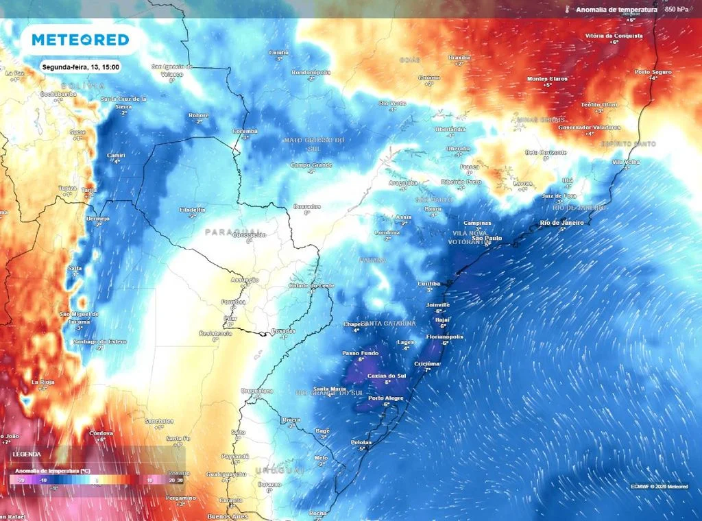 Previsão de anomalias de temperatura do ar na segunda-feira à tarde mostra a abrangência da massa de ar frio sobre o Centro-Sul do Brasil | Imagem: Meteored
