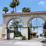 Portal de acesso aos estúdios da Paramount, em Los Angeles | Foto: Reprodução/Redes sociais