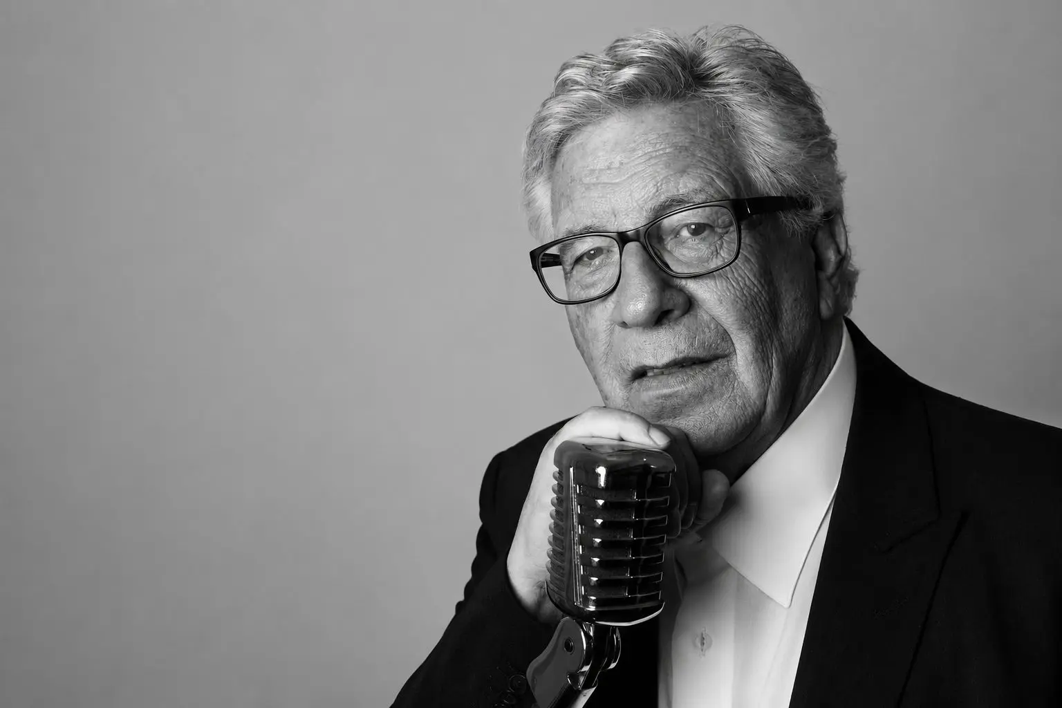 Dono de uma carreira de mais de seis décadas, Peppino di Capri se tornou um dos nomes mais conhecidos da música popular italiana | Foto: Reprodução/Instagram
