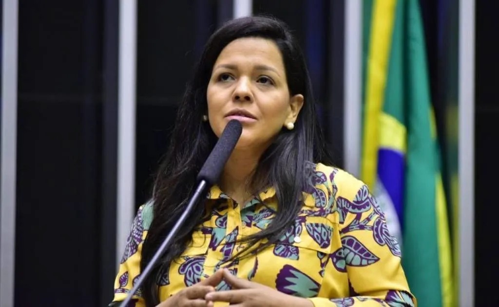 Deputada desiste de candidatura ao Senado e aponta perda de influência de Michelle Bolsonaro