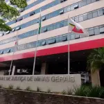 Dos 98 beneficiários com remuneração superior a R$ 80 mil, 15 são magistrados, um é pensionista de juiz e os outros 82 ocupam diferentes cargos no quadro de servidores do tribunal | Foto: Divulgação/TJMG