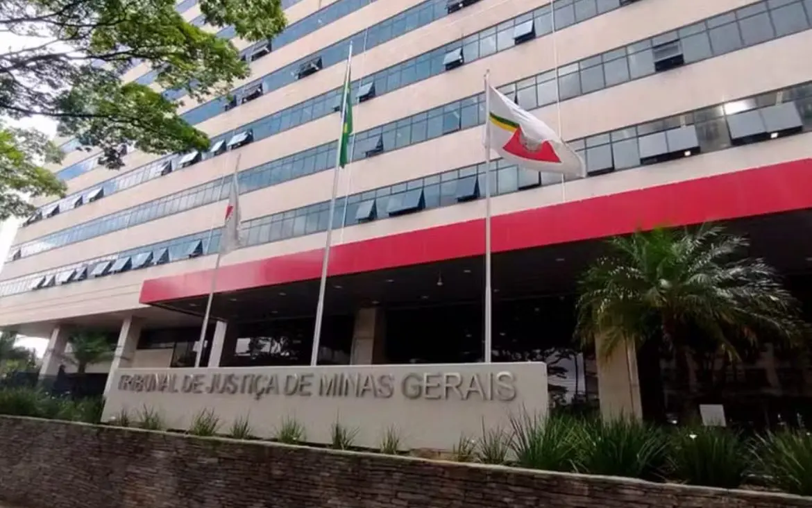 Dos 98 beneficiários com remuneração superior a R$ 80 mil, 15 são magistrados, um é pensionista de juiz e os outros 82 ocupam diferentes cargos no quadro de servidores do tribunal | Foto: Divulgação/TJMG