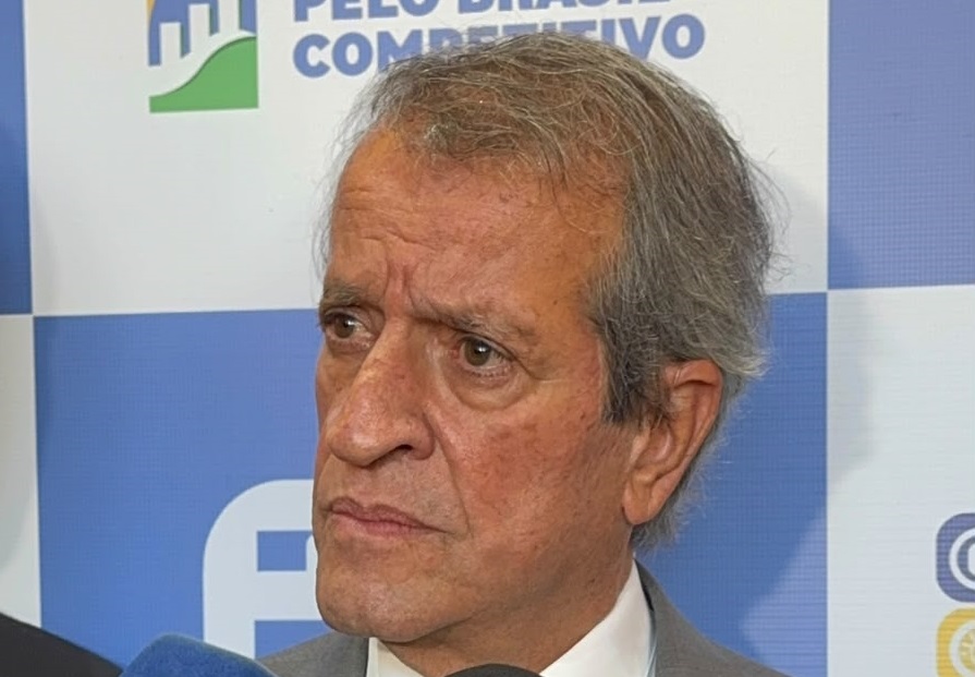 Valdemar se reúne com dirigentes do centrão para ampliar a base de Flávio